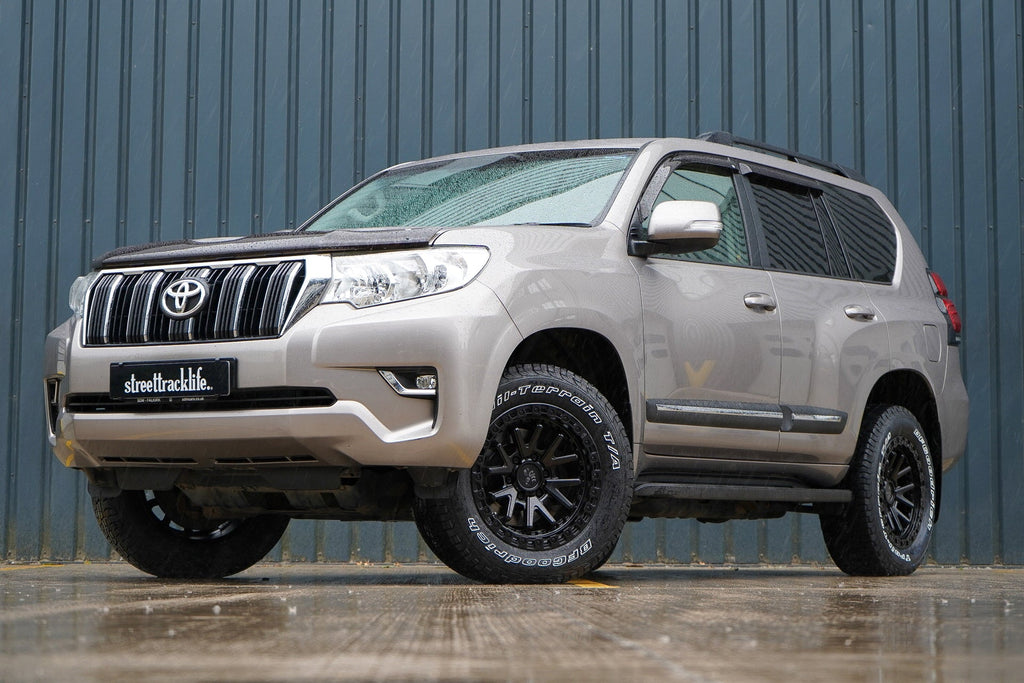 2022 Toyota Land Cruiser Prado 150 (2010+) with 18" Magpie M-02 wheels