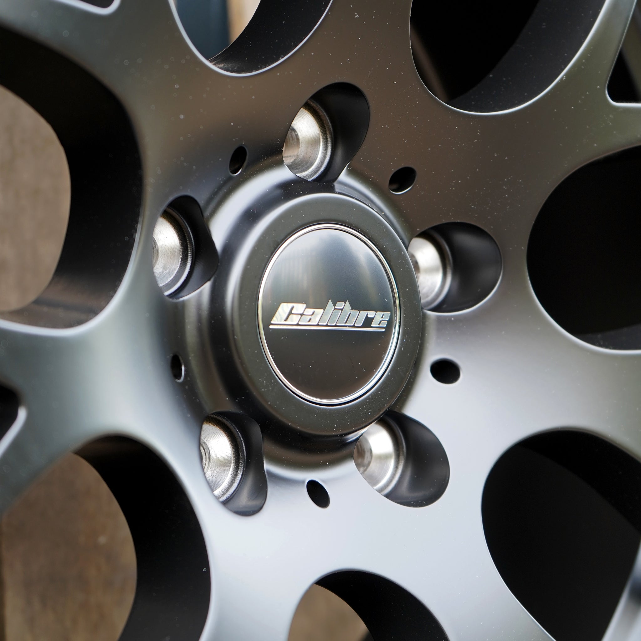 Calibre Exile-R 18" Wheel & Tyre Package for Volkswagen Transporter T6 (2015+)